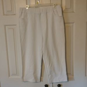 Bob Mackie White Casual Capri Pants
